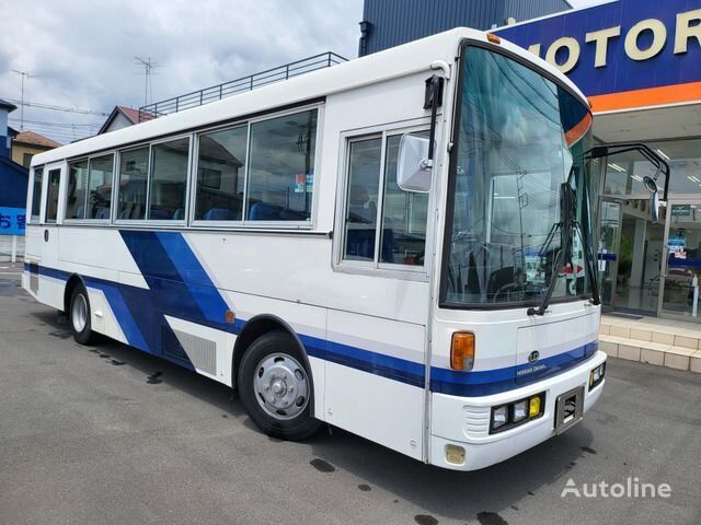 bus interurbain Nissan DIESEL (UD) SPACE RUNNER