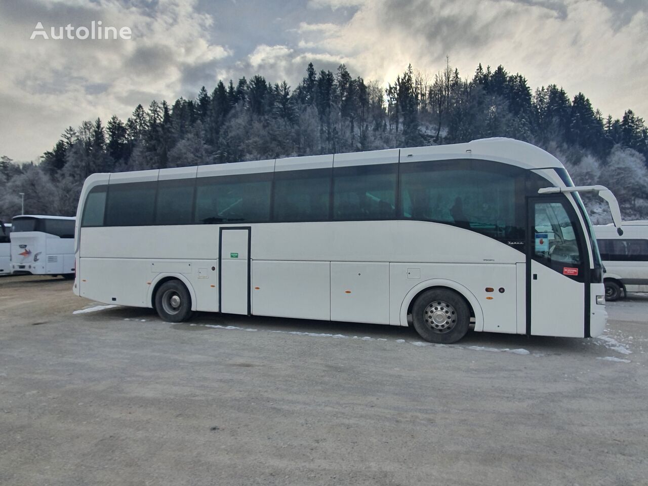باص النقل بين المدن Volvo 9500 -B9R -Hispano