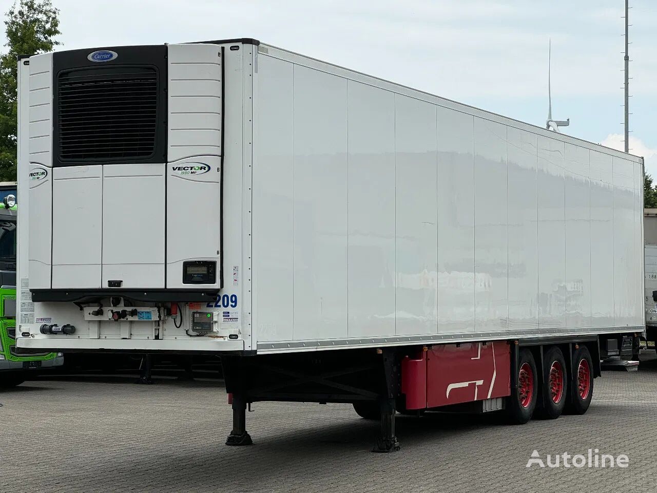 полуприцеп изотермический Schmitz Cargobull Carrier Vector 1950Mt MULTI TEMP / Laadklep / DISC-Brakes / LIFT