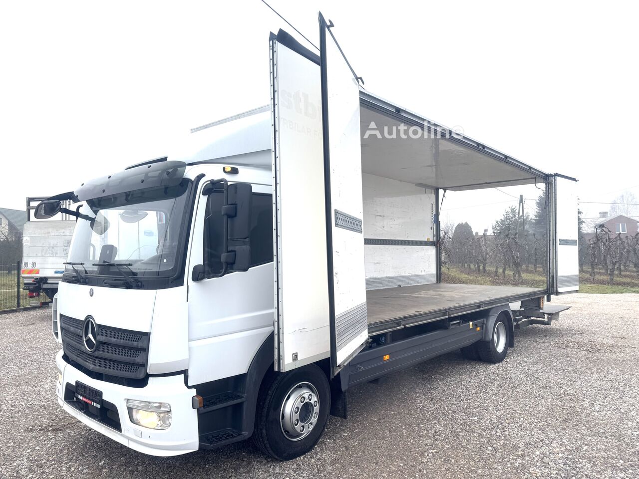 Mercedes-Benz ATEGO 1221 / 12000kg / OTWIERANY BOK / WINDA isothermal truck