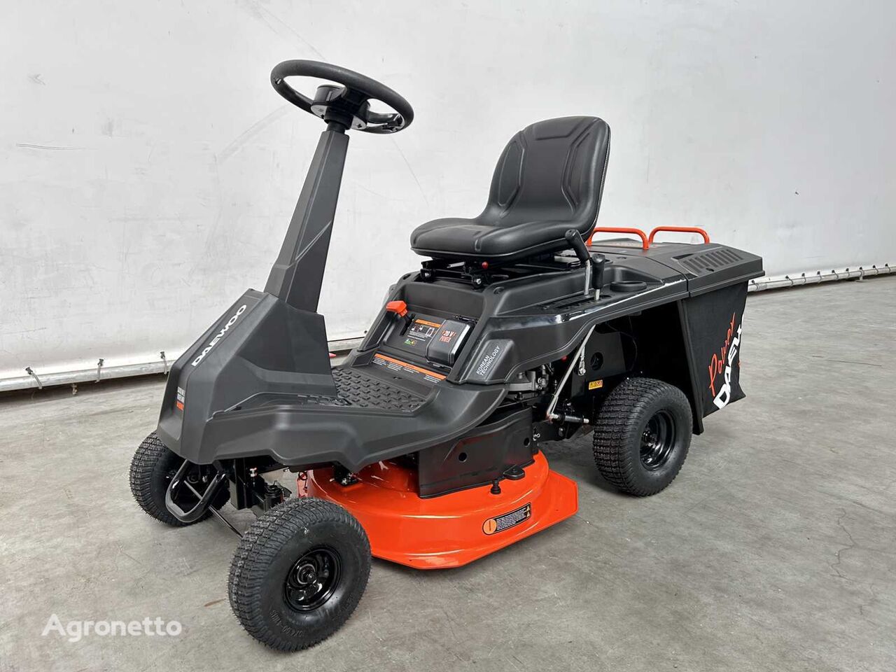 Daewoo DAXRM224 lawn tractor