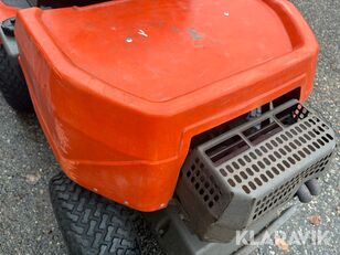 판매 중인 잔디용 트랙터 Husqvarna Rider 13 RS - 이미지 22 | Agroline KR 잔디용 트랙터 Husqvarna Rider 13 RS | 이미지 22 - Agroline