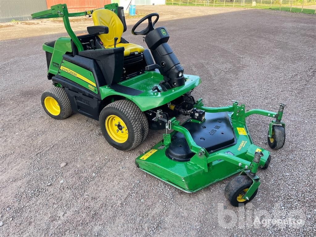 vejos traktorius John Deere 1550 TerrainCut