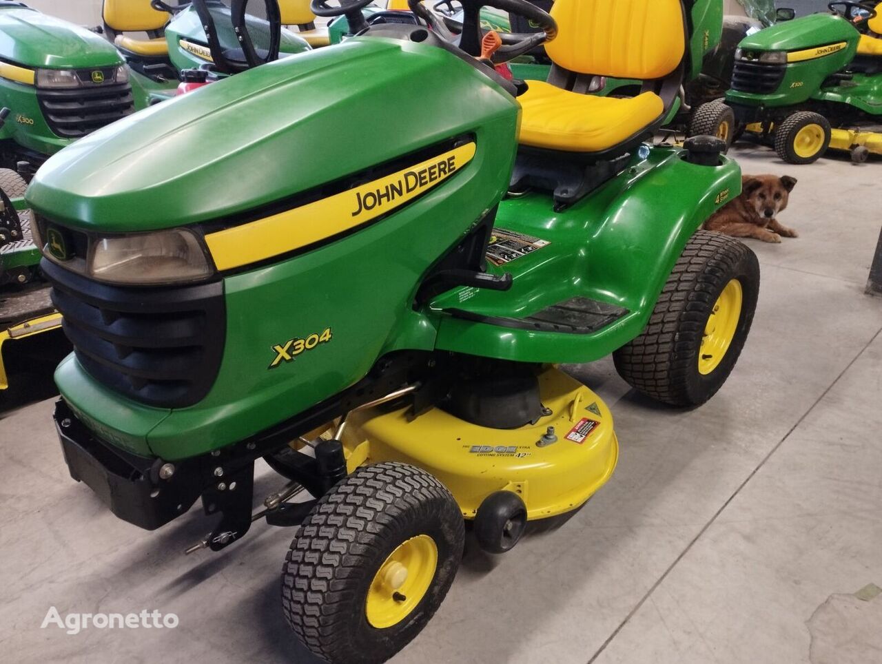 John Deere X304 tractor cortacésped