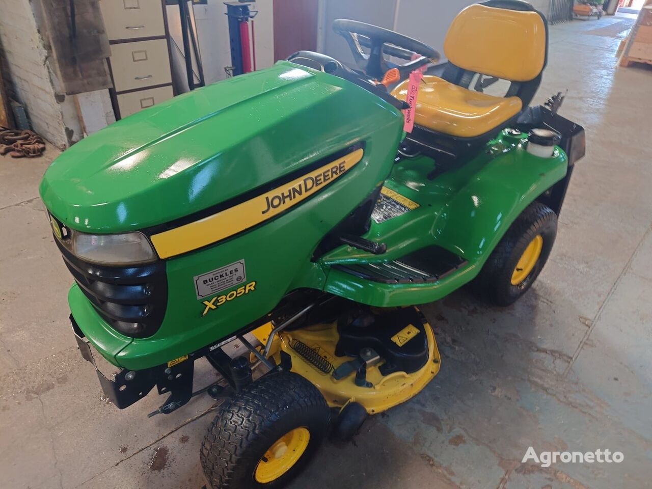 John Deere X305R lawn tractor