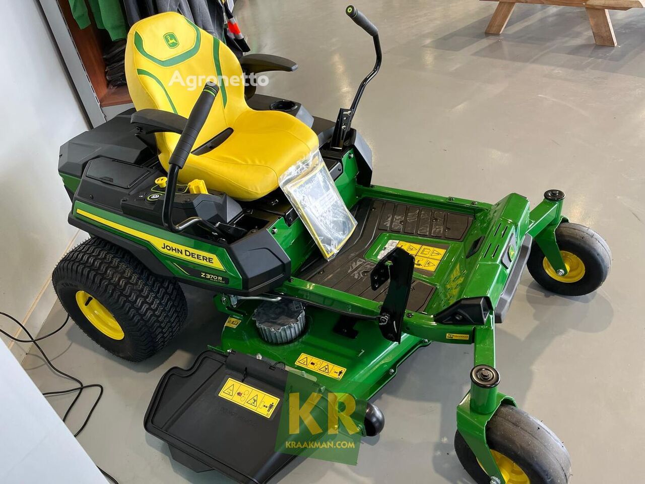 Trator corta-relva John Deere Z370R a venda | Agronetto PT Trator corta-relva John Deere Z370R novo - Agronetto
