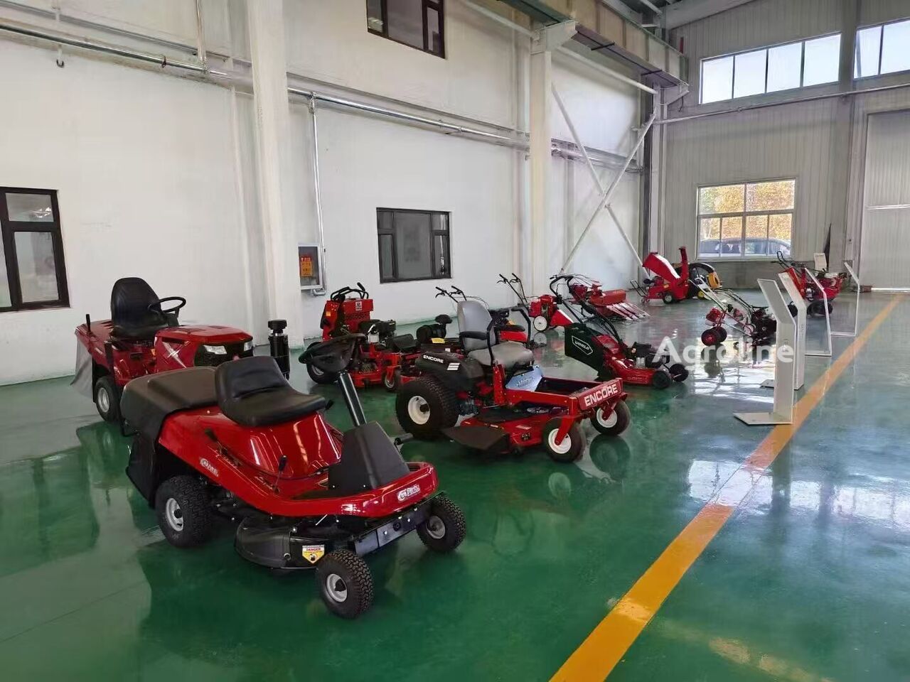 Új Kubota fűnyíró traktor - Agroline