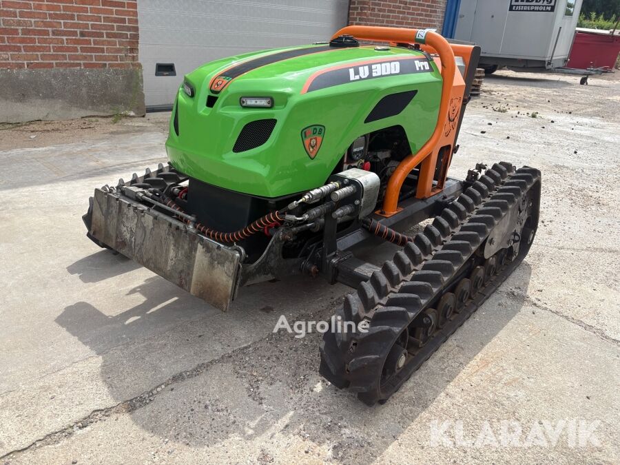 Трактор газонокосилка MDB Pro LV 300 self propelled lawn mover - Agroline