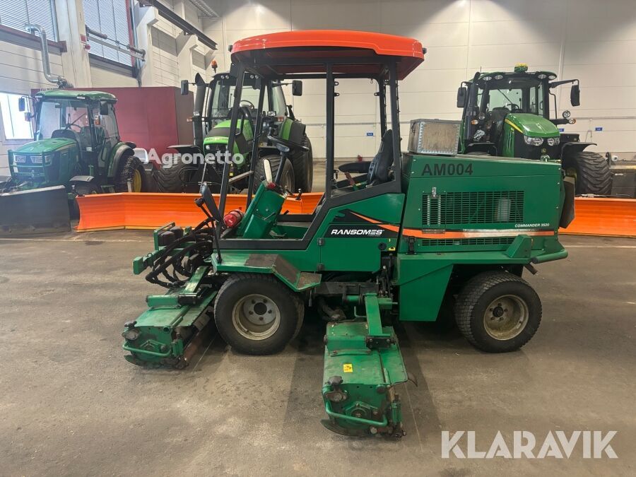 جزازة العشب جرار Ransomes Commander 3520