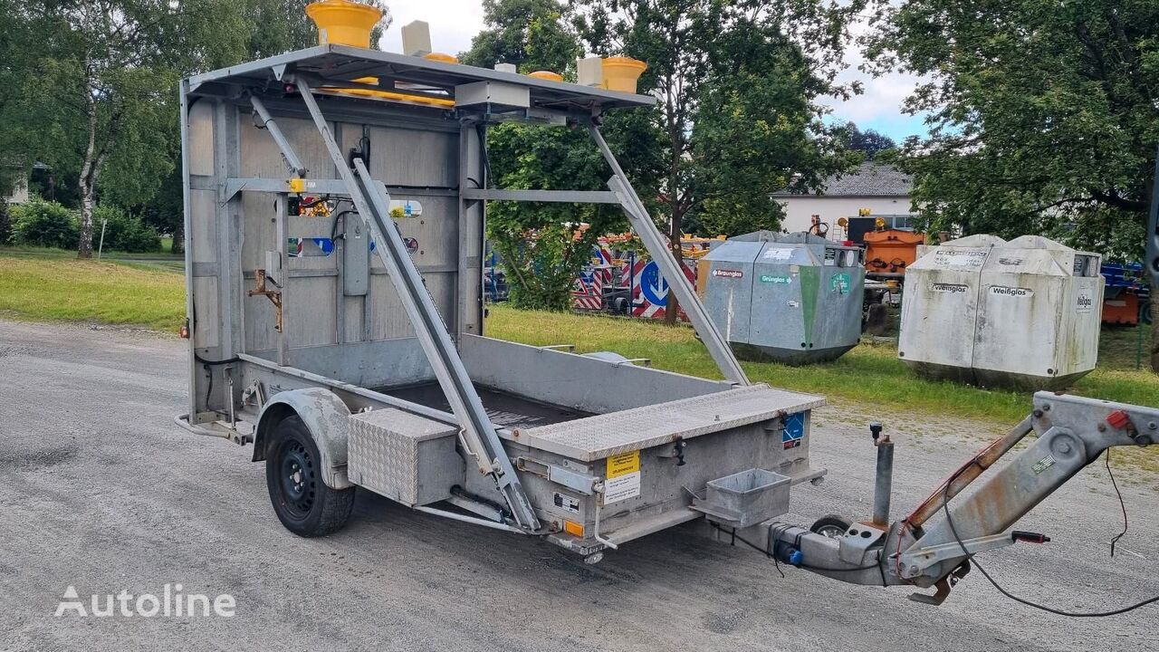 Nissen Absperrtafel 2016 FAT Verkehrsleittafel Verkehrsleitanhänger Ver light trailer