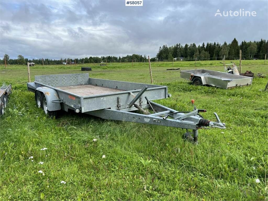 trailer ringan Thule YA2500B