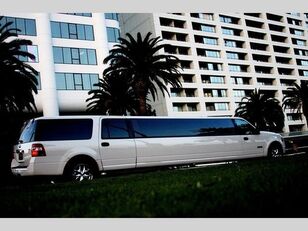 Ford Expedition,  10M  limousine