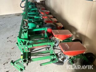 ماكينة نثر الأسمدة السائلة Monocentra 12 raders