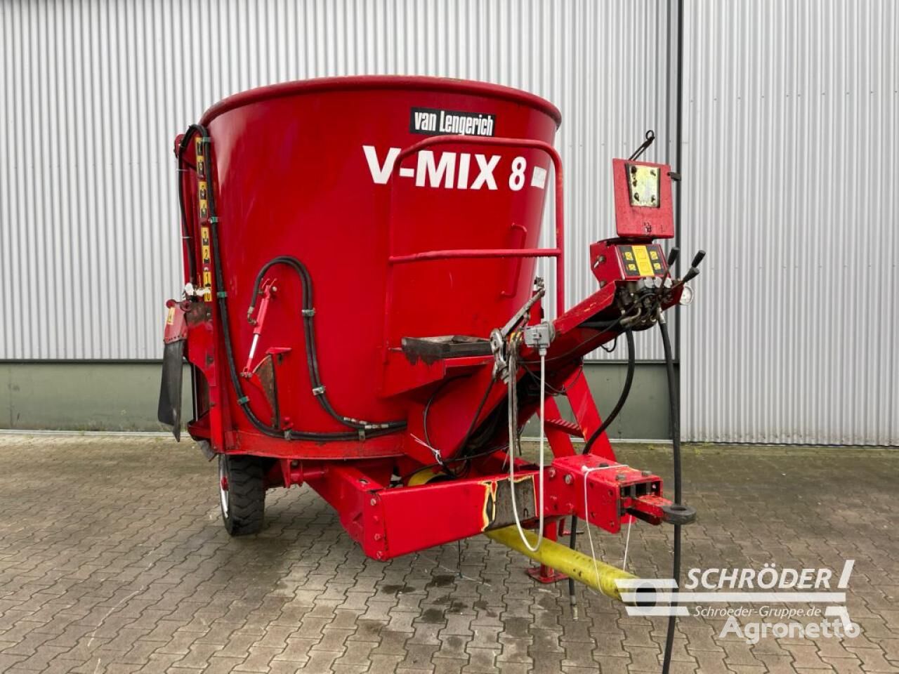 BvL V-MIX 8 feed mixer