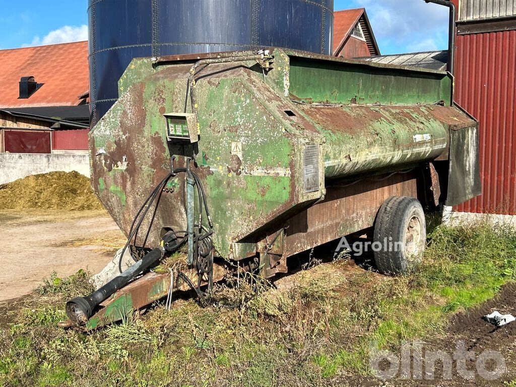 Vodoravni mešalnik za krmo Keenan 170 - Agroline