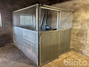 Hammar Flexibel med skjutd&ouml;rr horse breeding equipment