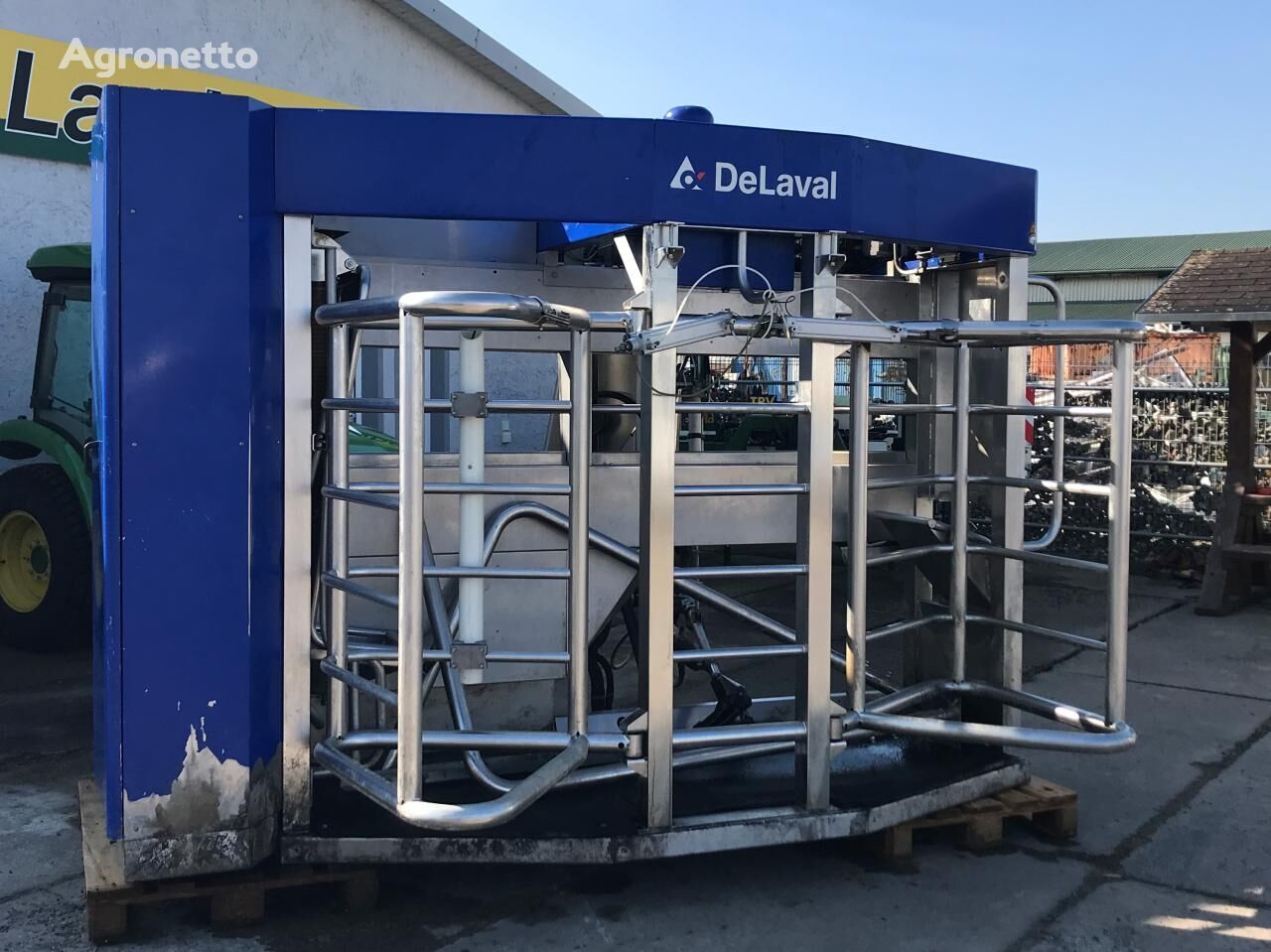 DeLaval VMS Classic milking equipment