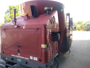 RMH VS 12 self propelled feed mixer