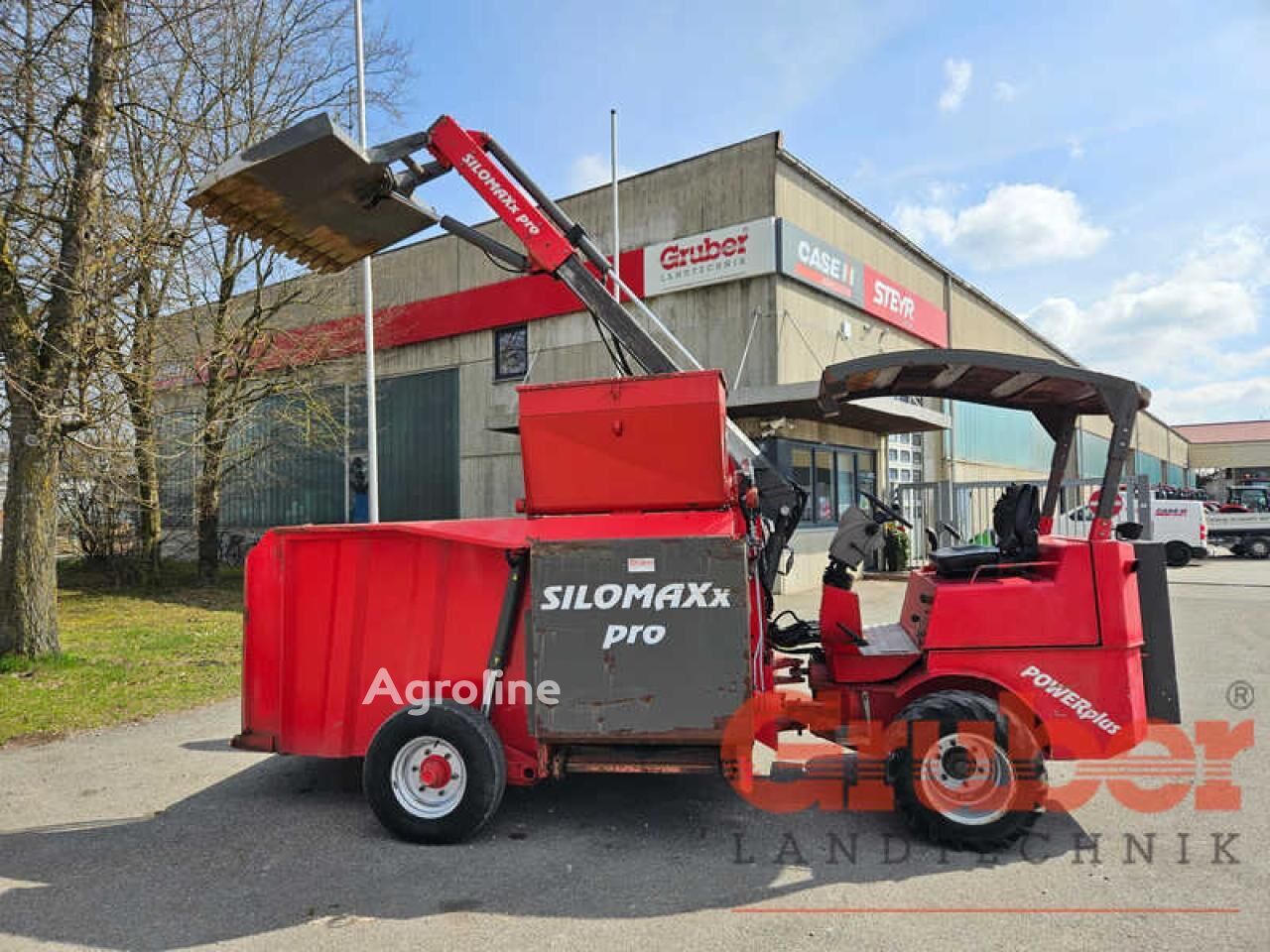 Самоходный смеситель-кормораздатчик SVT 5065 W - Agroline