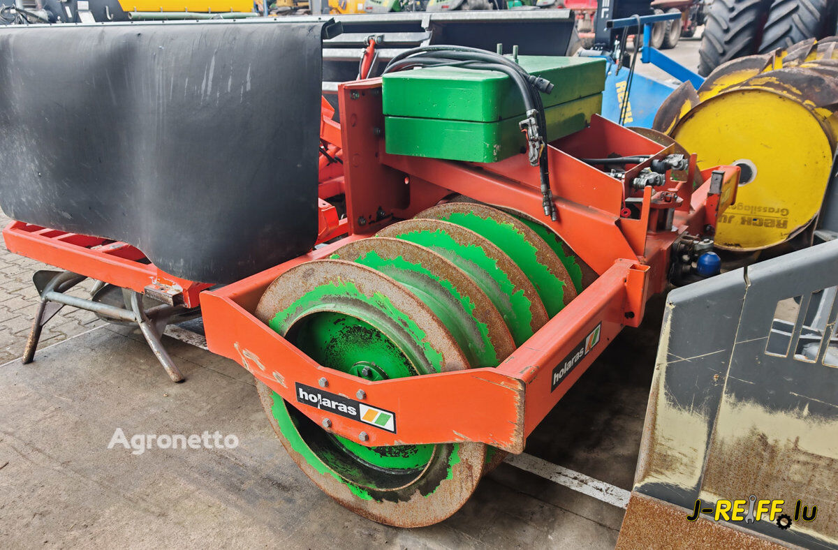 Compactador de silagem Holaras Stego 285 a venda | Agroline PT Compactador de silagem Holaras Stego 285 - Agroline