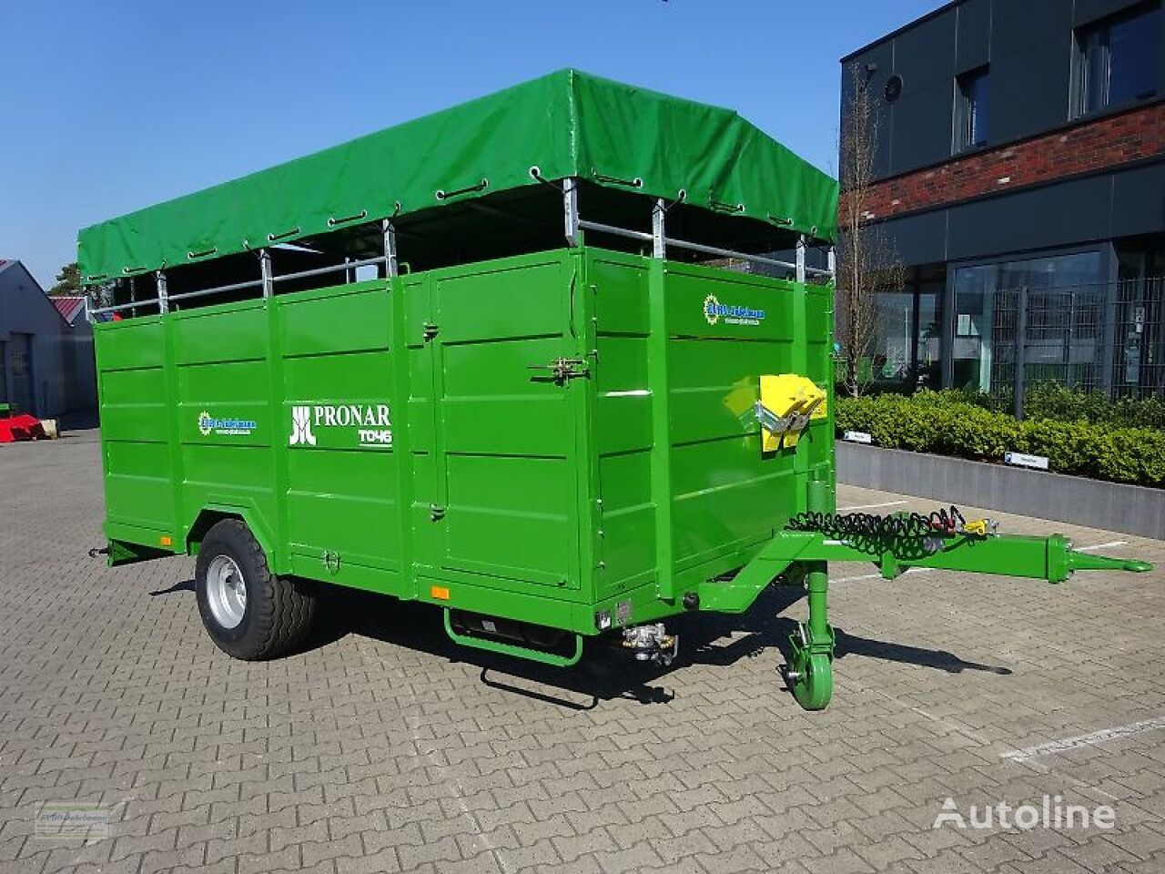 new Pronar  Kurier 46 mit  livestock trailer