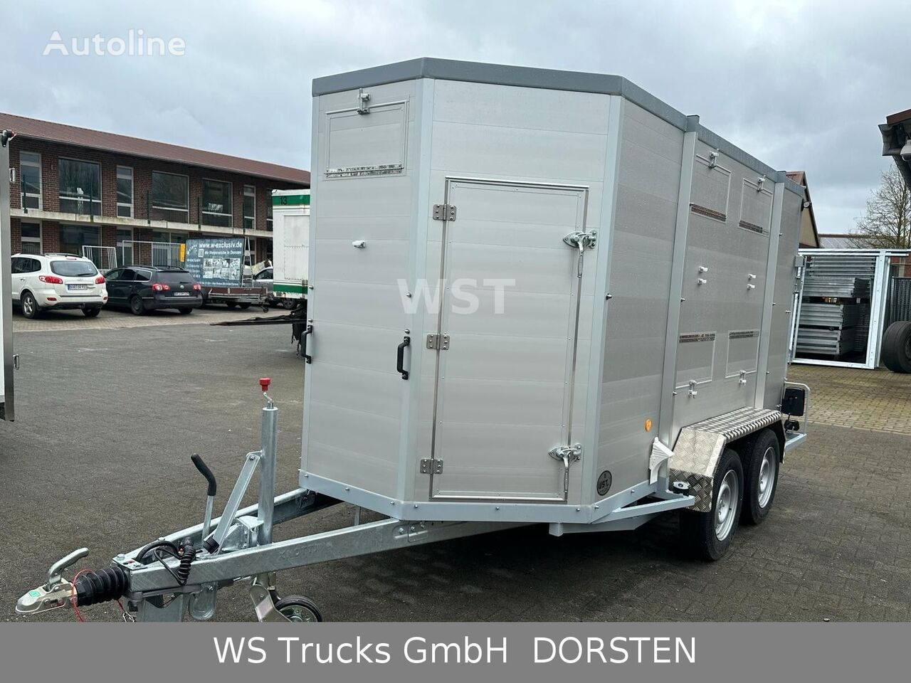 WST Edition B Plus 4018 Festes Dach remolque para transporte de ganado nuevo