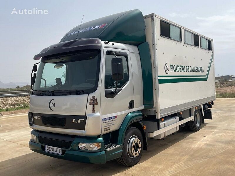 camion bétaillère DAF LF 45.220