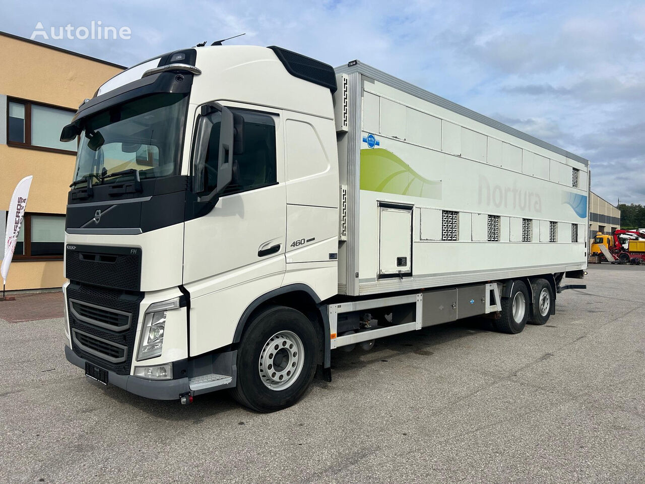 Volvo FH460 EURO6 6X2*4 + VEB + BOX HEATING livestock truck