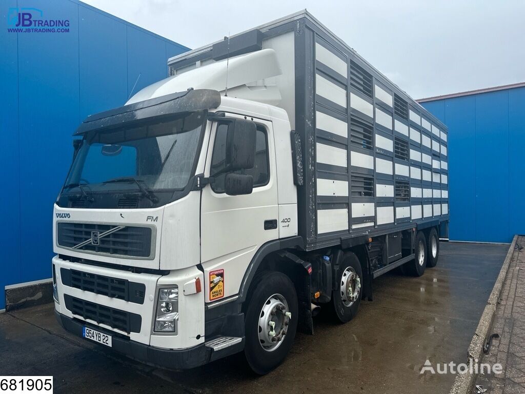 Volvo FM 400 8x2, Animal transport,3 laye,6 Comp camión para transporte de ganado