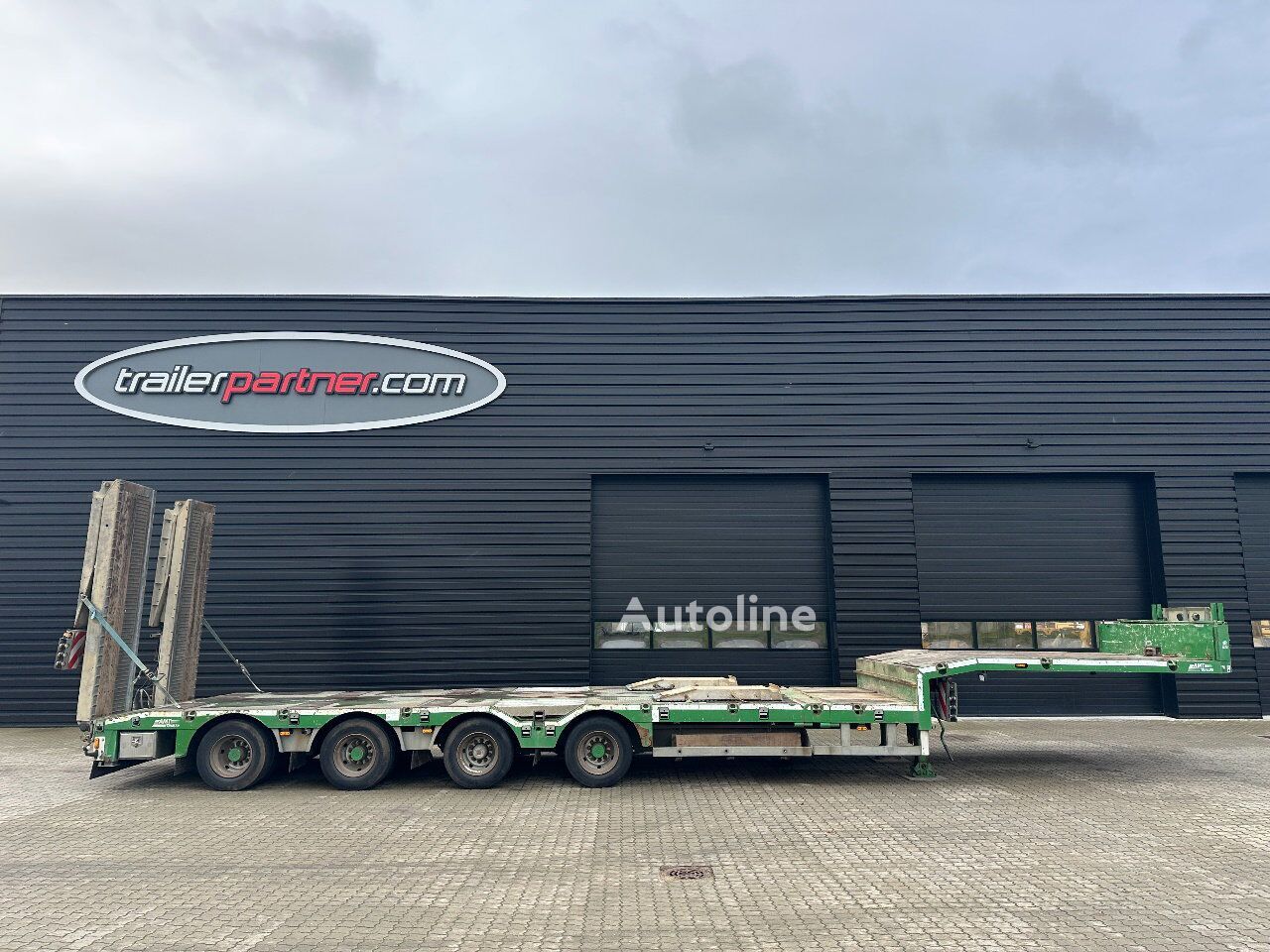 AMT 4 axle Lowloader / Extendable / Wheel recess low bed semi-trailer - Autoline