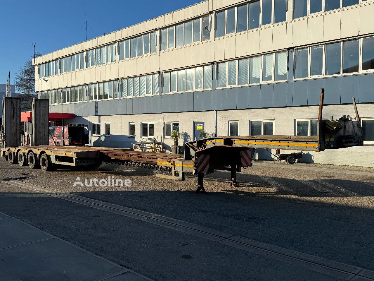 Полуприцеп низкорамная платформа Faymonville STN-4AU - EXTENDABLE 4,82 METER + HYDRAULIC RAMPS - Autoline