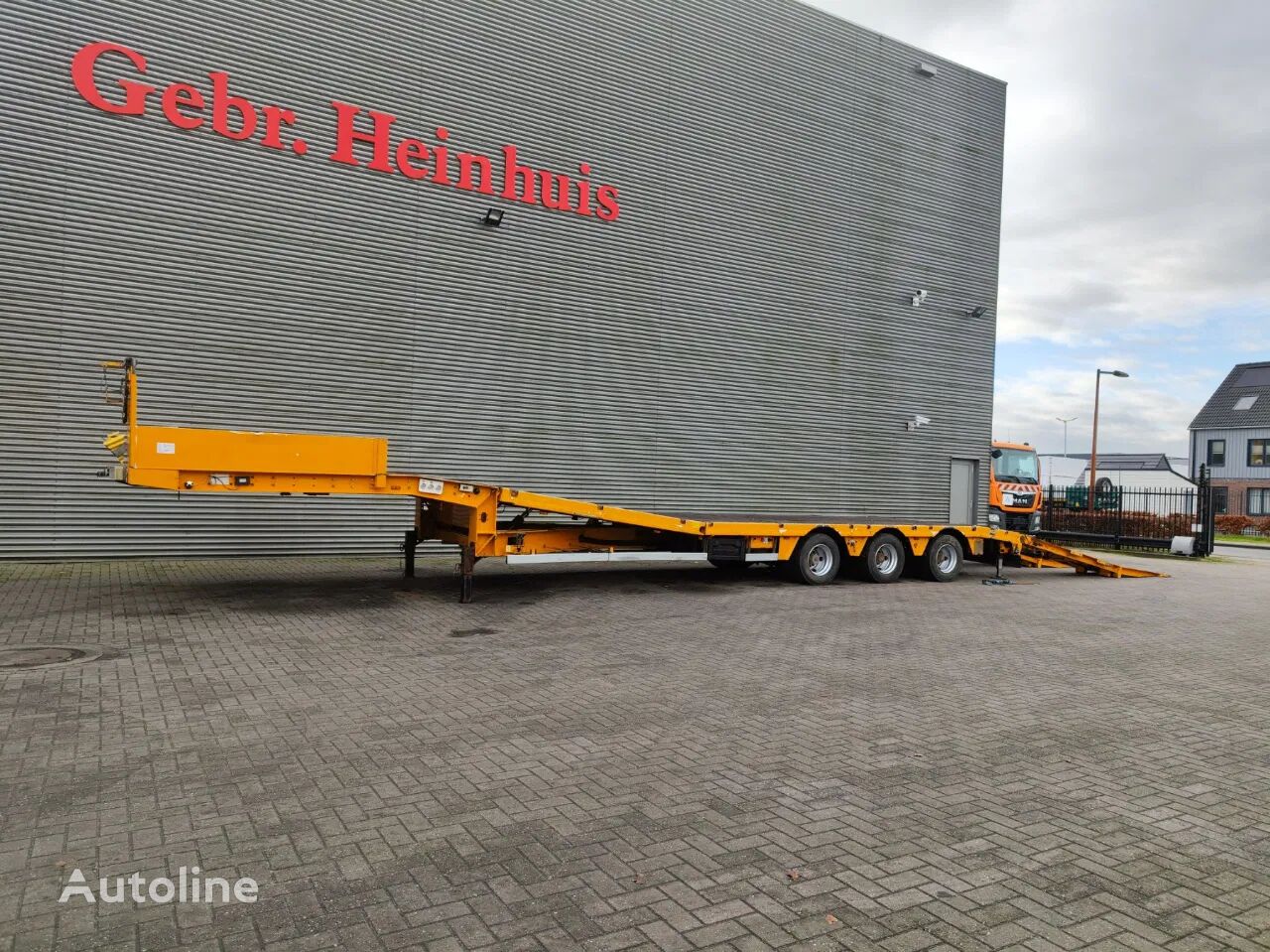 Faymonville STZ-3UB low bed semi-trailer