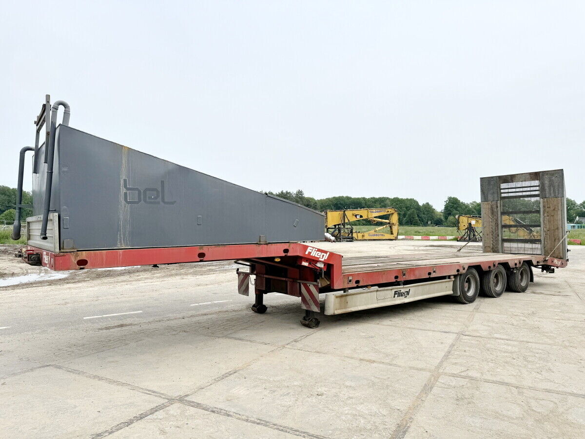 Fliegl SDS480T low bed semi-trailer