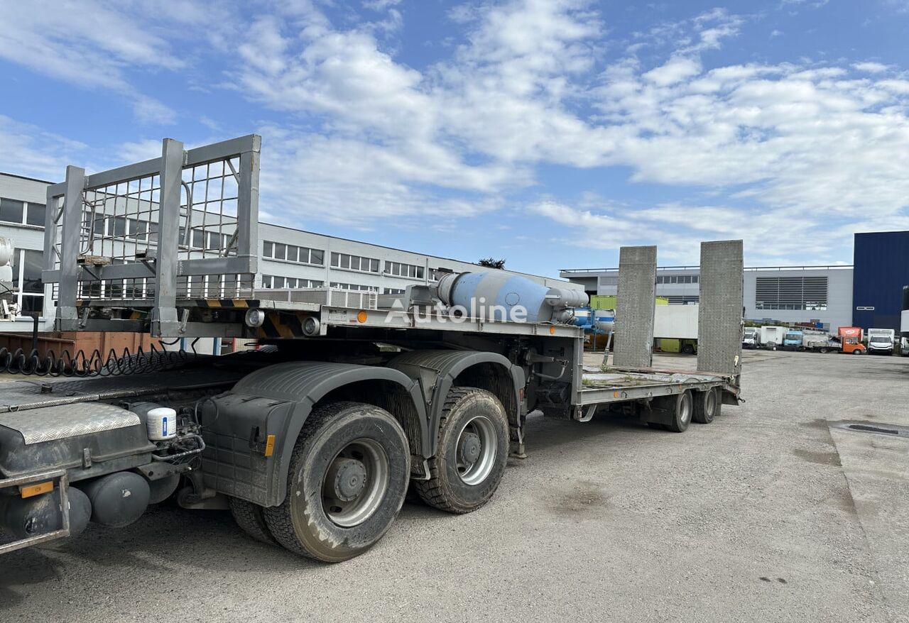 Goldhofer STM 2 24 80  low bed semi-trailer