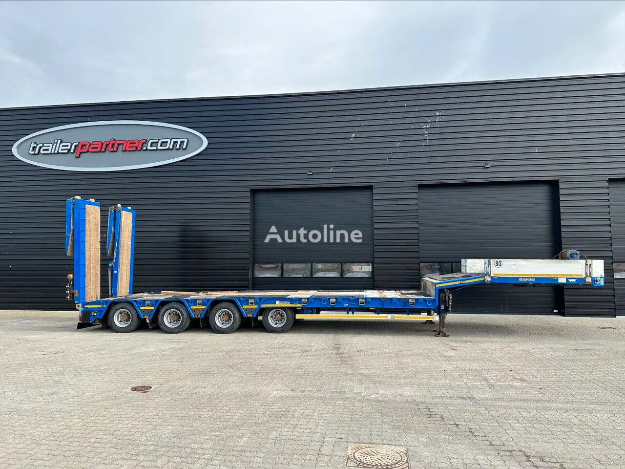 Goldhofer STZ L4 low bed semi-trailer