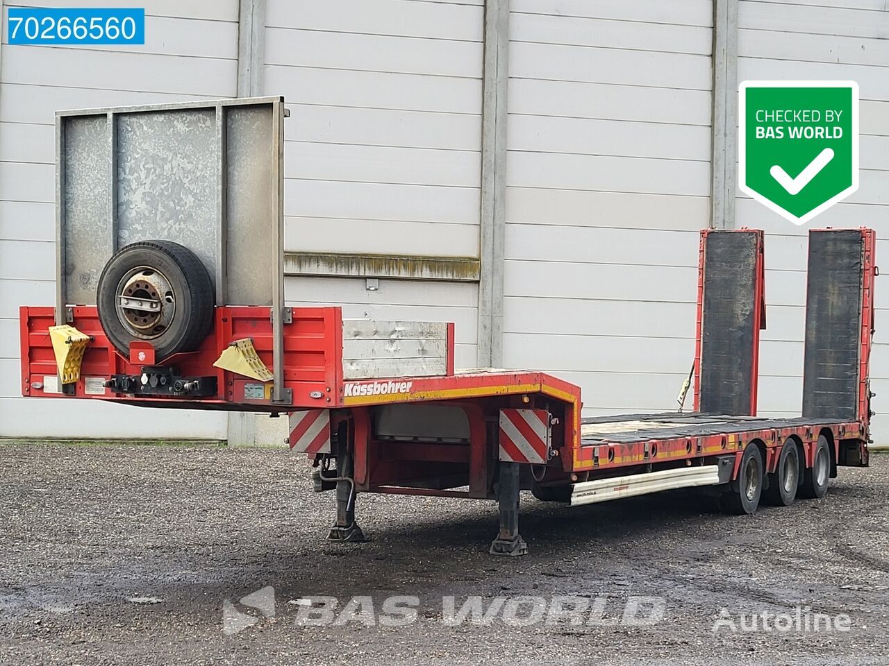 полуприцеп низкорамная платформа Kässbohrer LB3E 3 axles Lenkachse Ramps