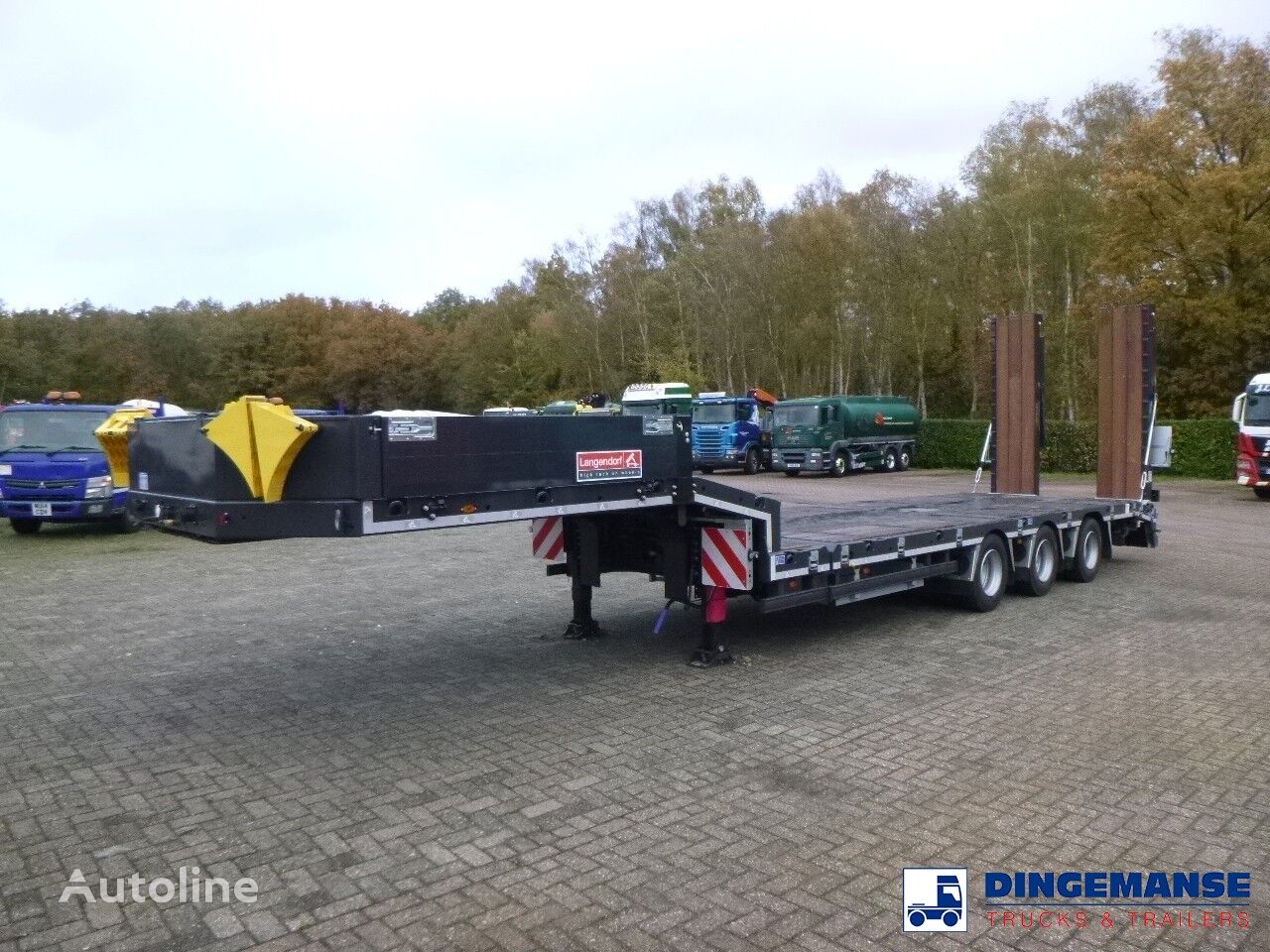 новый полуприцеп низкорамная платформа Langendorf 3-axle semi-lowbed trailer 48T ext. 13.5 m + ramps