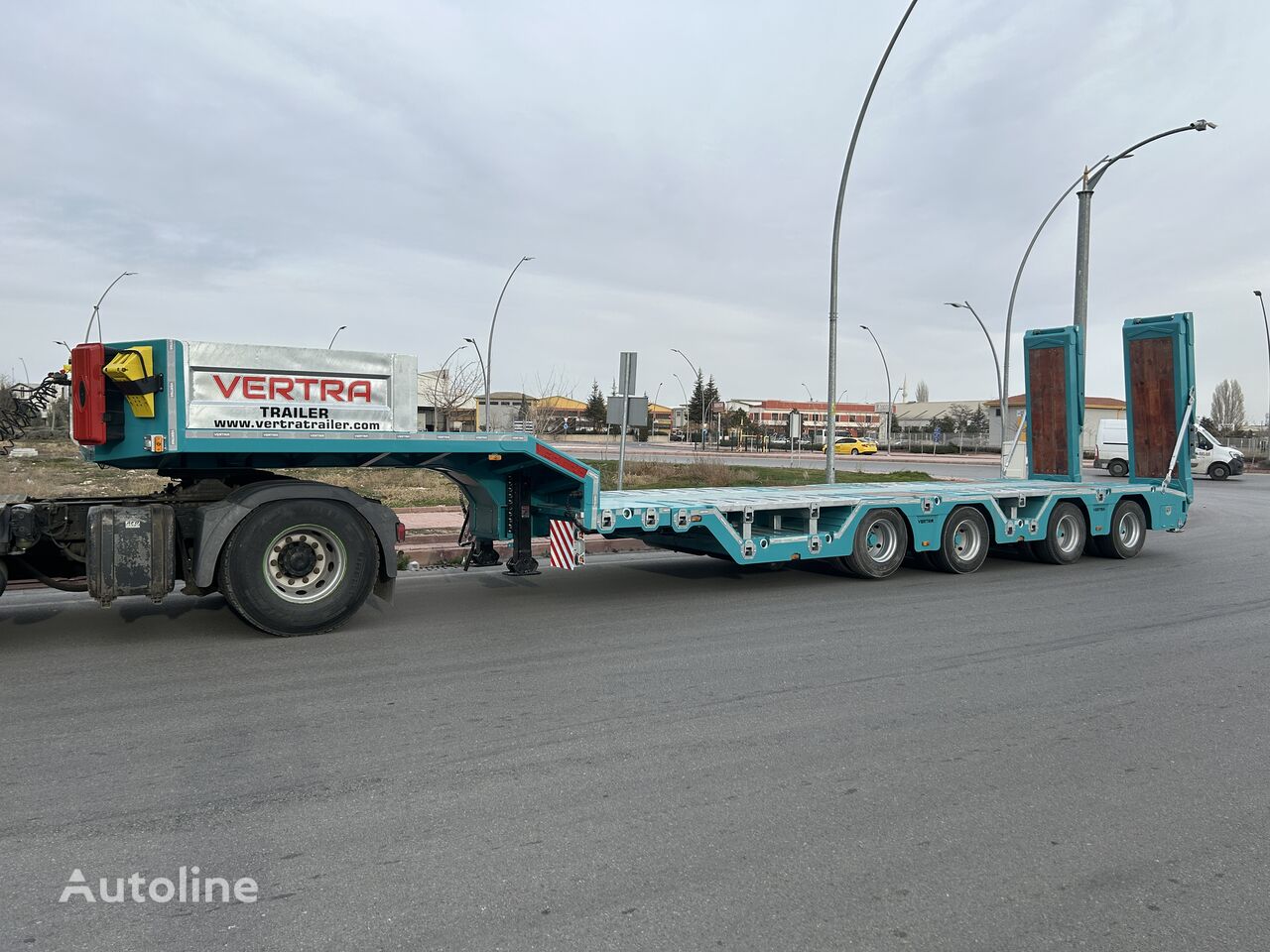 new Nou - Semiremorcă cu platformă joasă - Ramă hidraulică - Axă aut low bed semi-trailer