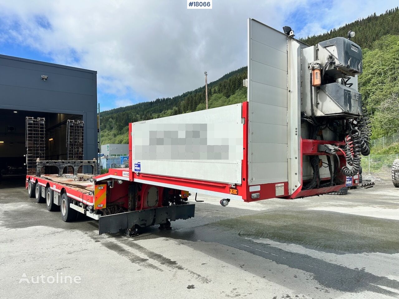 Vang Tridec  low bed semi-trailer