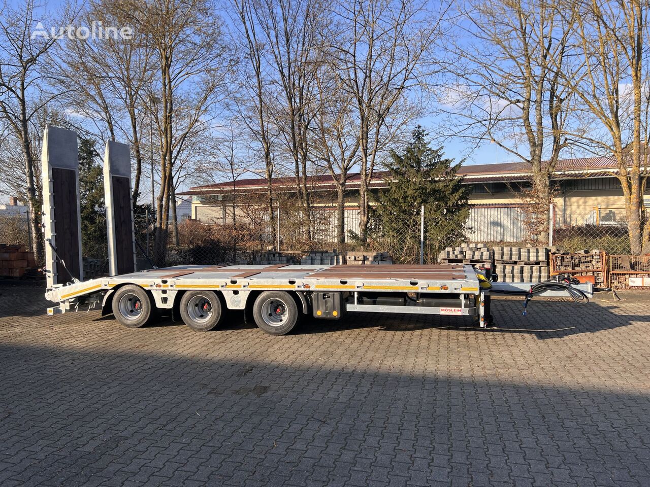 new Möslein TT 32 Zugrohr gerade 32 t GG Tridem- Tieflader 3 Achs, gelenkt
 low loader trailer