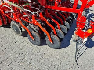 ماكينة بذر البذور اليدوية Kuhn drillkombination venta 3030 + kreiselegge hr 3030
