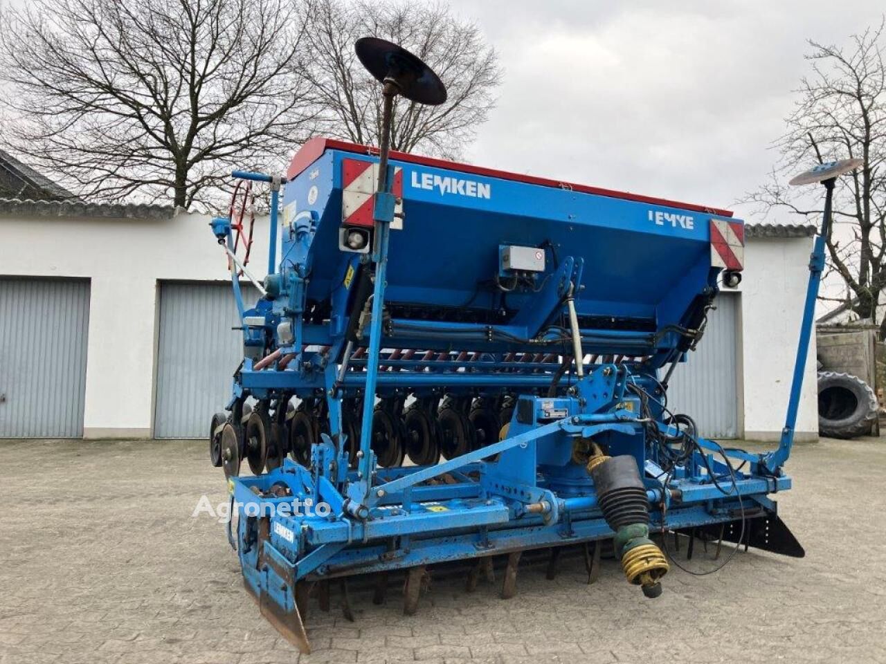 semoir manuel Lemken Saphir 7/300 DS/B