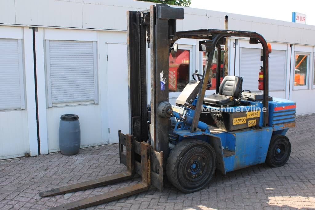 Дизельный погрузчик Daewoo D 40 S - Machineryline