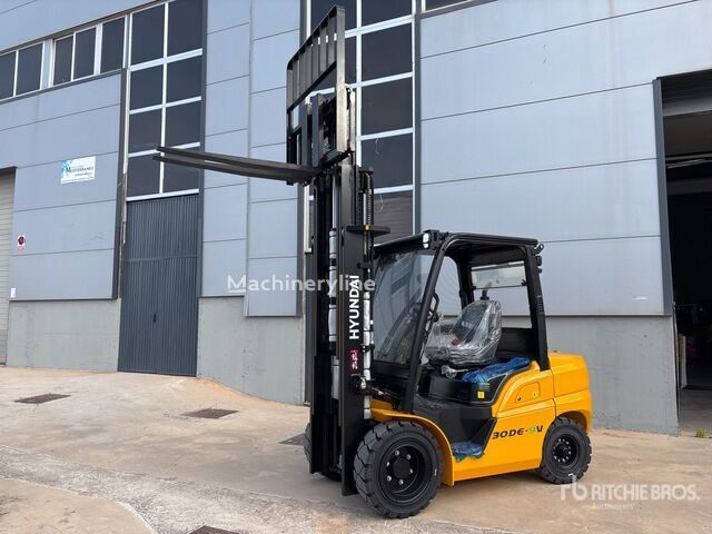 Дизельный погрузчик Hyundai 30D-E - Machineryline