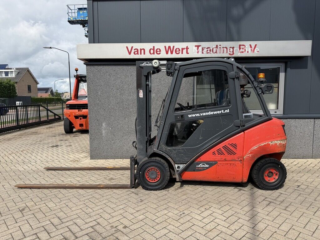 Linde H25D carretilla diésel - Machineryline