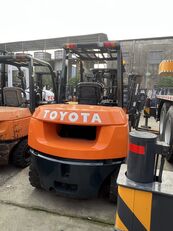 chariot &eacute;l&eacute;vateur diesel Toyota 7FD50