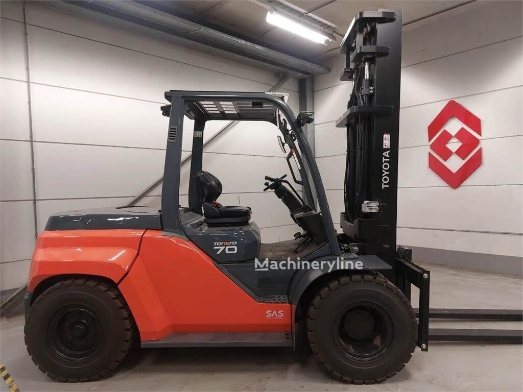 Купить дизельный погрузчик Toyota 8FD70F | Machineryline AM Дизельный погрузчик Toyota 8FD70F - Machineryline