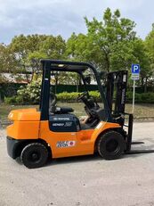 Toyota 8FG30 diesel forklift