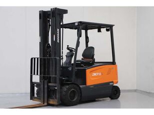 empilhador elétrico Doosan B30X-7