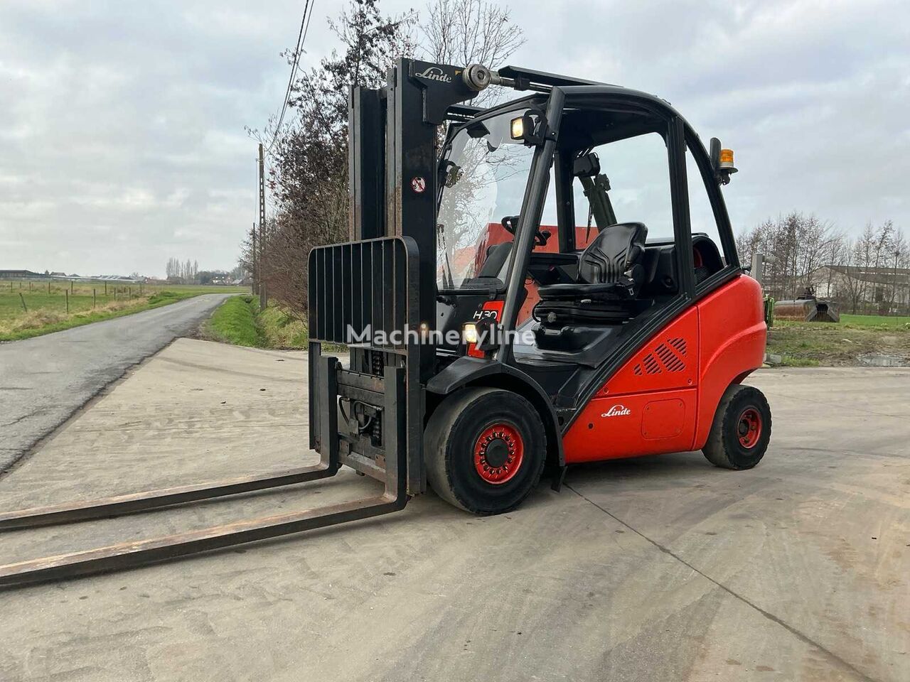 رافعة شوكية كهربائية Linde H30T-01 - Machineryline